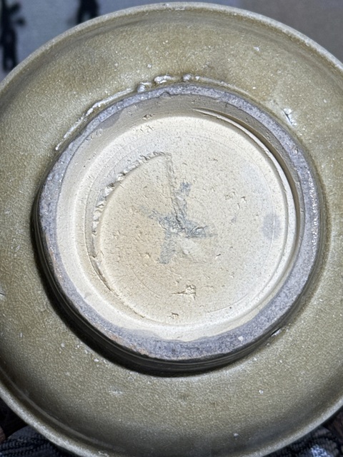 古玩陶瓷龍泉青瓷花卉紋盤真品鑒賞圖