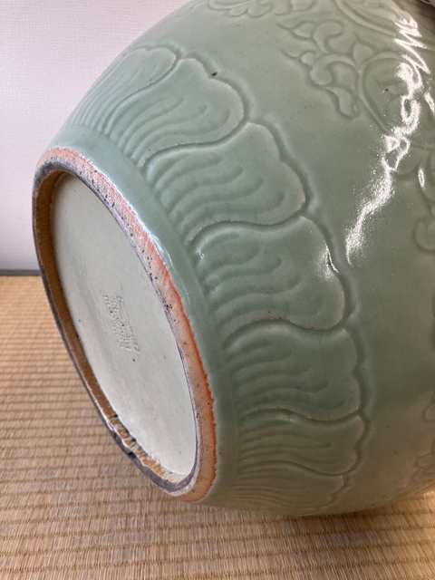 古玩陶瓷豆青釉刻花天球瓶真品鑒賞圖