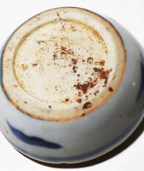 古玩陶瓷折枝花卉紋青花蓋盒真品鑒賞圖