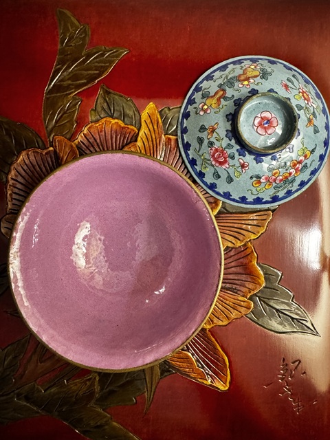古玩陶瓷銅胎花卉紋蓋碗真品鑒賞圖