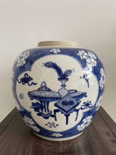 古玩陶瓷青花冰梅開(kāi)窗博古罐真品鑒賞圖