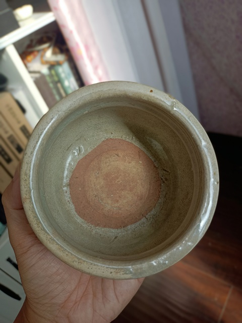 古玩陶瓷龍泉青瓷三足爐真品鑒賞圖