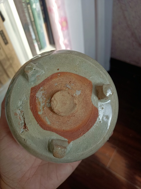 古玩陶瓷龍泉青瓷三足爐真品鑒賞圖