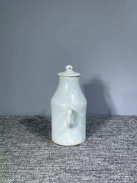 古玩陶瓷晚清白釉執壺真品鑒賞圖
