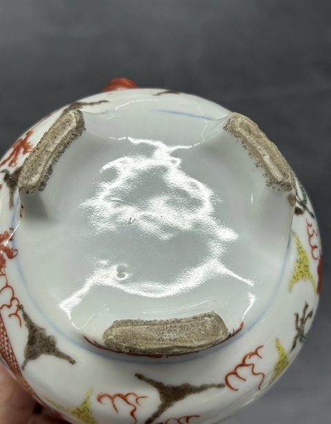 古玩陶瓷青花五彩雙龍戲珠三足爐真品鑒賞圖