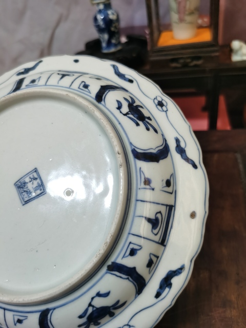 古玩陶瓷青花折沿盤真品鑒賞圖