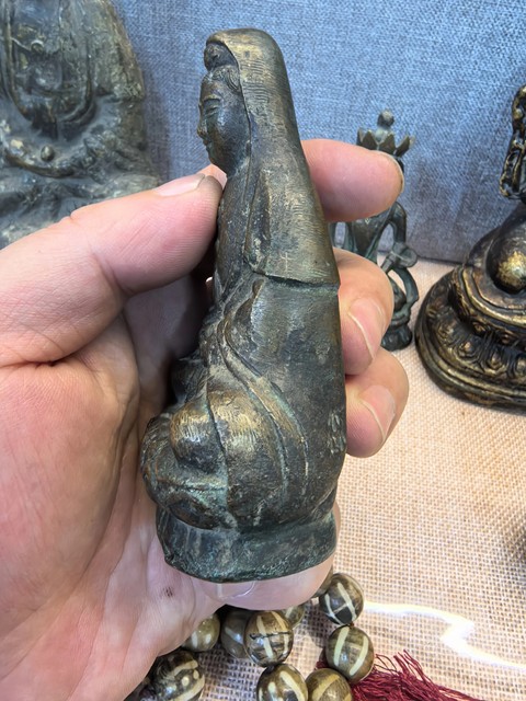 古玩銅器觀音造像真品鑒賞圖