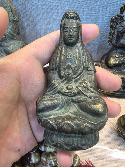 古玩銅器觀音造像真品鑒賞圖