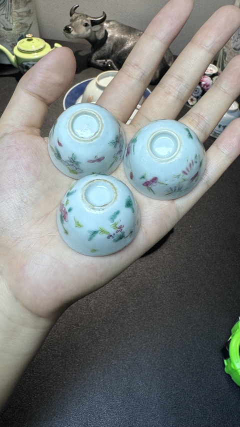 古玩陶瓷粉彩臥足杯真品鑒賞圖