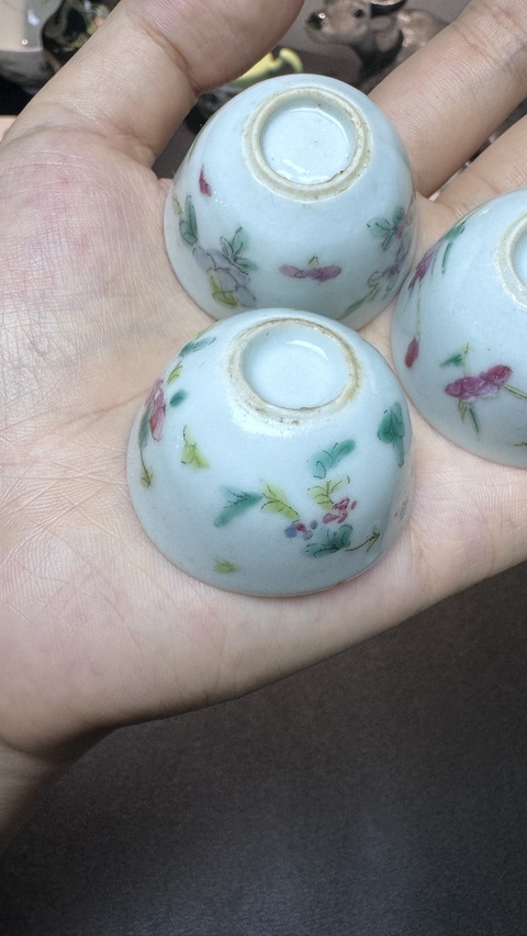 古玩陶瓷粉彩臥足杯真品鑒賞圖