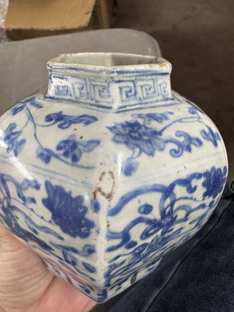 古玩陶瓷明正德青花一路連科六方罐拍賣，當前價格13800元