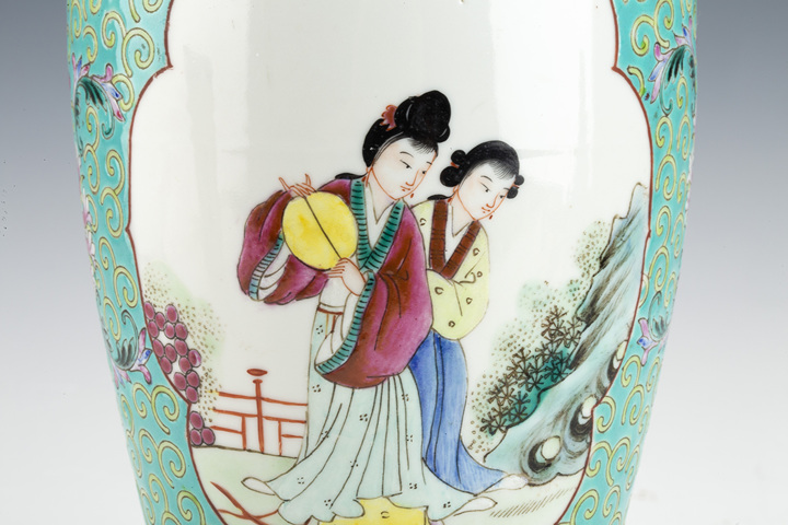 古玩陶瓷民國·松石綠地開窗人物故事紋雞腿瓶拍賣，當前價格1728元