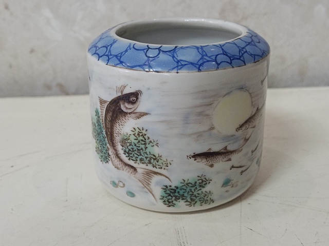 古玩陶瓷魚藻紋水盂真品鑒賞圖