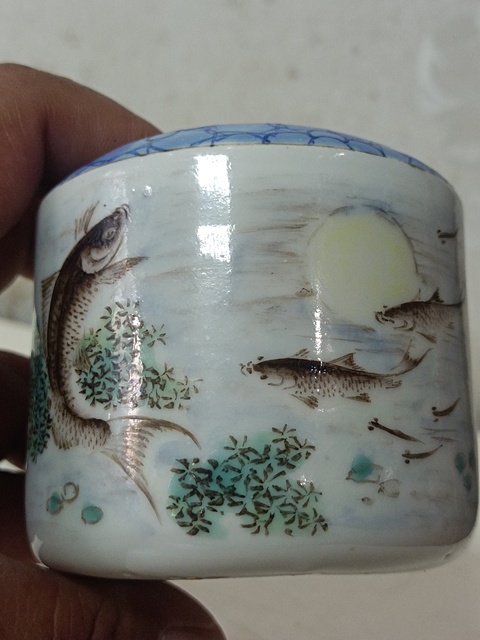 古玩陶瓷魚藻紋水盂真品鑒賞圖