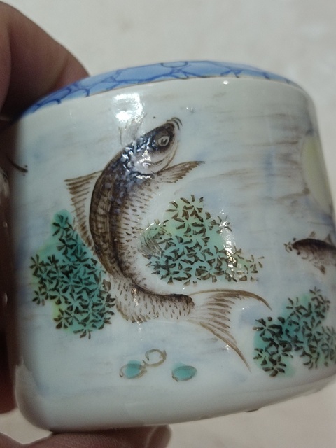 古玩陶瓷魚藻紋水盂真品鑒賞圖