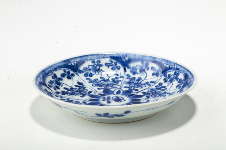 古玩陶瓷晚清·青花開窗花卉紋小盤一對拍賣,當前價格842元
