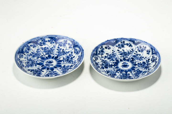 古玩陶瓷晚清·青花開窗花卉紋小盤一對拍賣,當前價格842元
