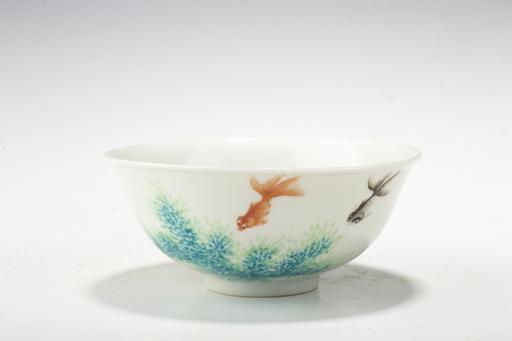 古玩陶瓷民國·粉彩魚藻紋碗真品鑒賞圖