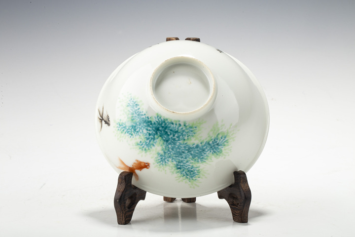 古玩陶瓷民國·粉彩魚藻紋碗真品鑒賞圖