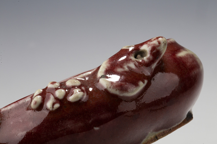 古玩陶瓷清晚·紅釉堆塑松鼠葡萄紋海棠形洗拍賣，當前價格3576元