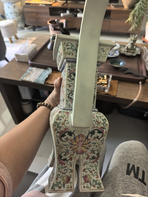 古玩陶瓷花卉紋粉彩香爐真品鑒賞圖