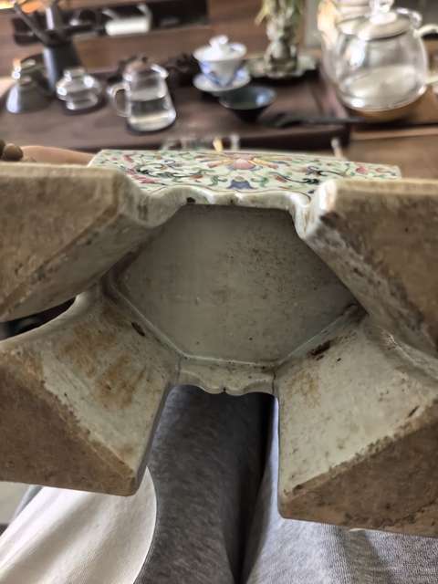 古玩陶瓷花卉紋粉彩香爐真品鑒賞圖