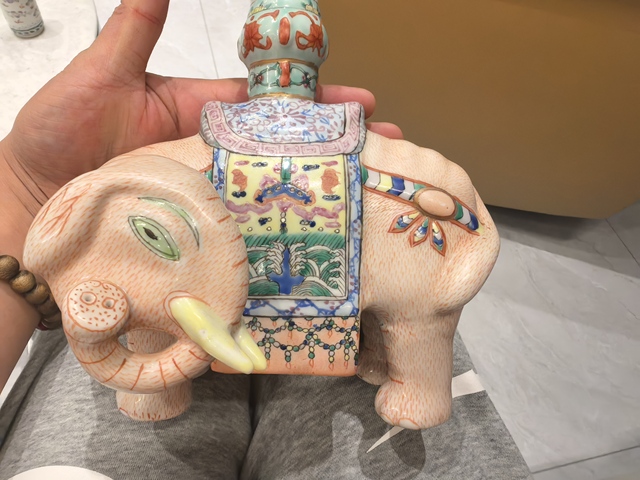 古玩陶瓷吉祥平安塑像真品鑒賞圖