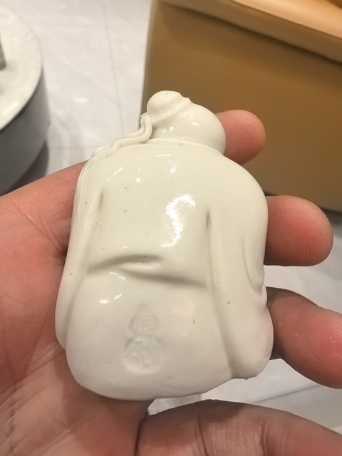 古玩陶瓷白釉人物塑像真品鑒賞圖