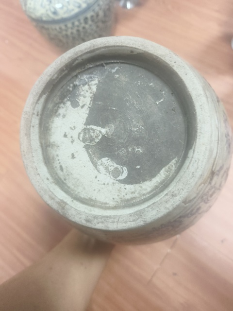 古玩陶瓷青花花卉紋罐真品鑒賞圖