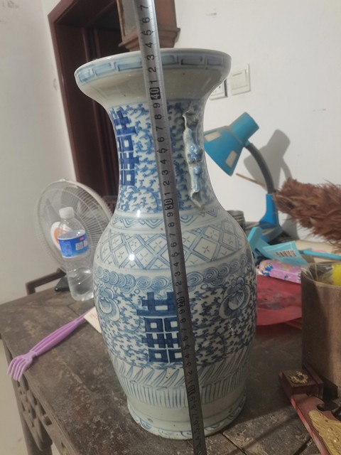 古玩陶瓷囍字紋青花瓶真品鑒賞圖