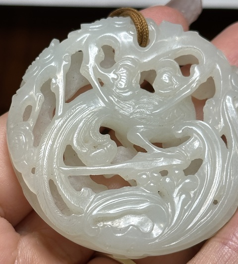 古玩玉器當代鏤雕喜鵲登梅真品鑒賞圖