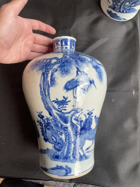 古玩陶瓷花鳥紋青花梅瓶真品鑒賞圖