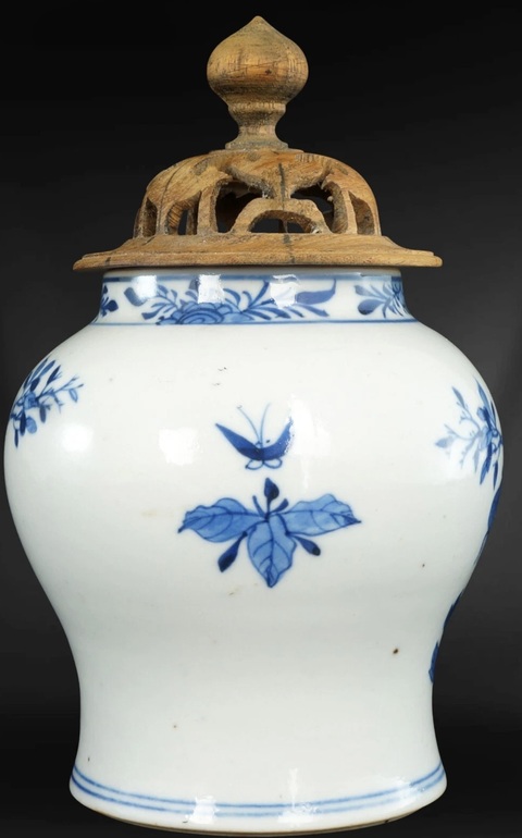 古玩陶瓷青花花鳥紋蓋罐真品鑒賞圖