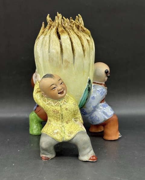 古玩陶瓷童子獻壽擺件真品鑒賞圖
