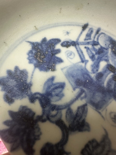 古玩陶瓷正德樹石欄桿青花盤標本真品鑒賞圖
