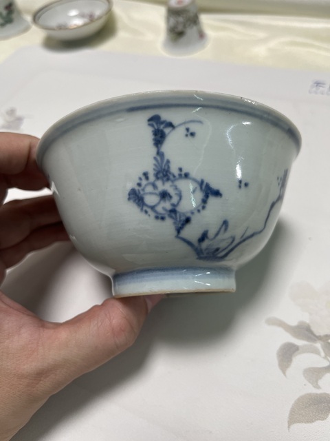 古玩陶瓷青花花卉紋茶碗真品鑒賞圖