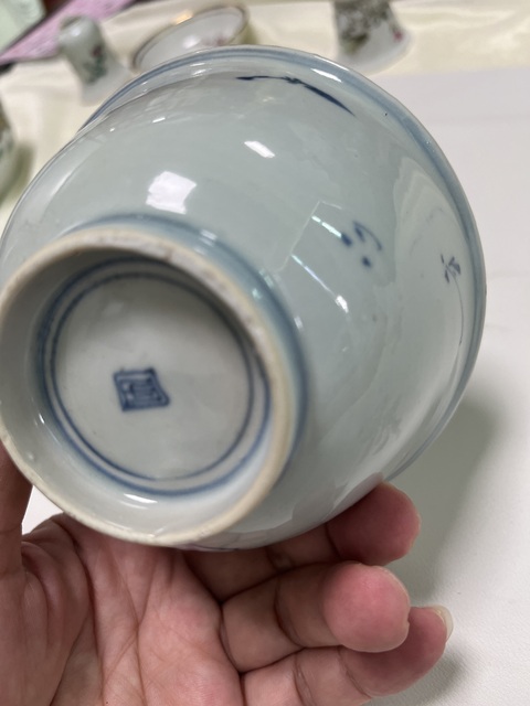 古玩陶瓷青花花卉紋茶碗真品鑒賞圖