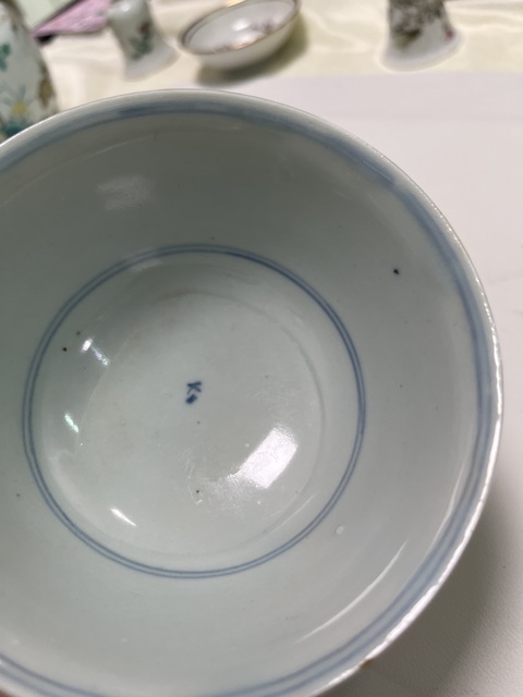 古玩陶瓷青花花卉紋茶碗真品鑒賞圖