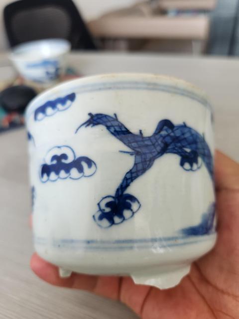 古玩陶瓷清晚期 青花雙龍戲珠香爐真品鑒賞圖