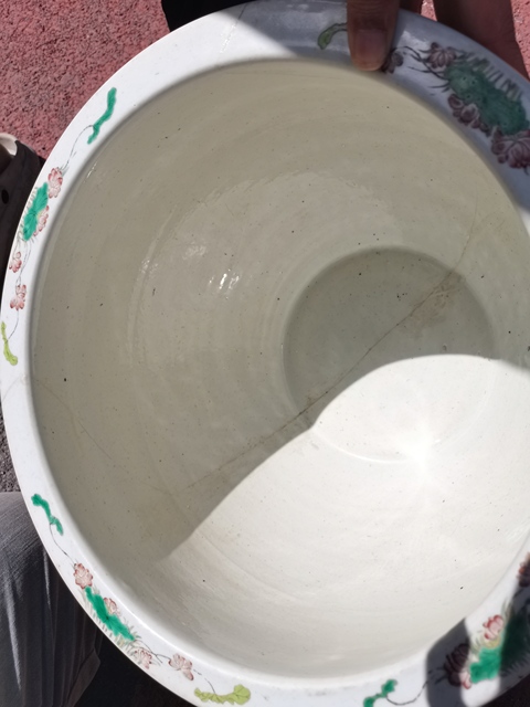 古玩陶瓷連年有余蓮池游禽滿池嬌粉彩缸真品鑒賞圖