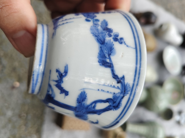 古玩陶瓷青花歲寒三友仰鐘杯真品鑒賞圖