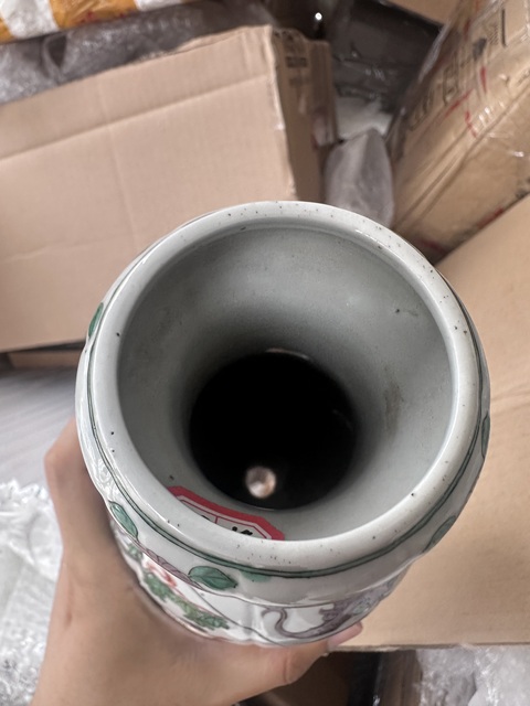 古玩陶瓷五彩人物故事紋蒜頭瓶拍賣,當前價格3800元