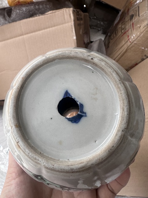 古玩陶瓷五彩人物故事紋蒜頭瓶拍賣,當前價格3800元