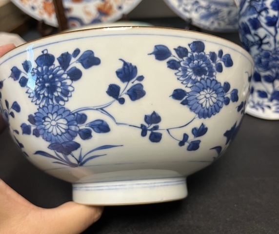 古玩陶瓷青花花卉紋碗真品鑒賞圖