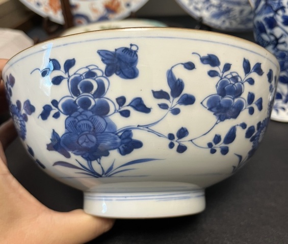古玩陶瓷青花花卉紋碗真品鑒賞圖