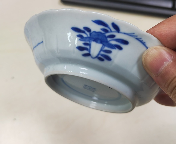 古玩陶瓷青花杯盤真品鑒賞圖
