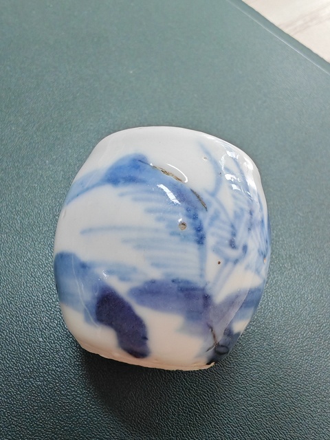 古玩陶瓷山水紋青花鳥食罐真品鑒賞圖