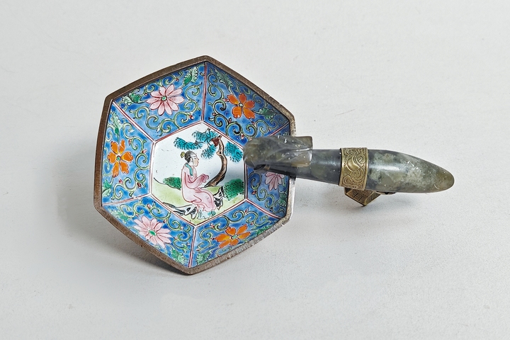 古玩陶瓷清·岫玉龍首帶鉤拍賣，當前價格3744元