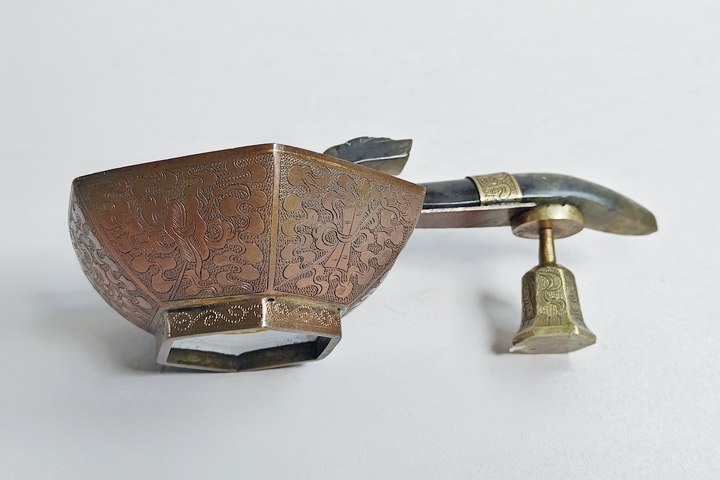 古玩陶瓷清·岫玉龍首帶鉤拍賣，當前價格3744元