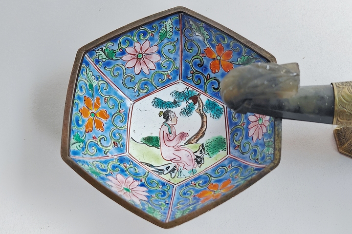 古玩陶瓷清·岫玉龍首帶鉤拍賣，當前價格3744元